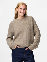 Ladda upp bild till gallerivisning, model_shot-front