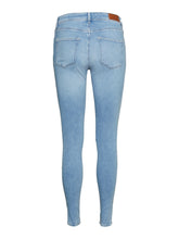 Ladda upp bild till gallerivisning, VMLUX Jeans - Light Blue Denim