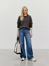 Ladda upp bild till gallerivisning, model_shot-front
