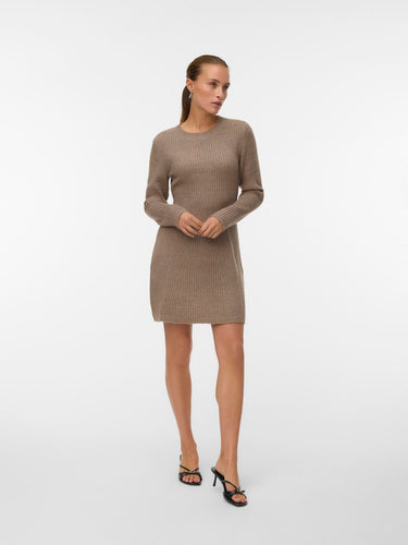model_shot-front