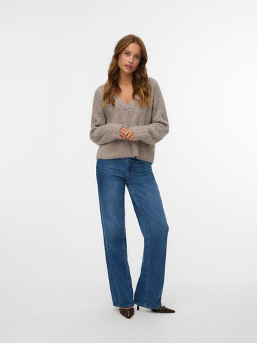 model_shot-front