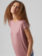 Ladda upp bild till gallerivisning, VMAVA T-Shirt - Nostalgia Rose
